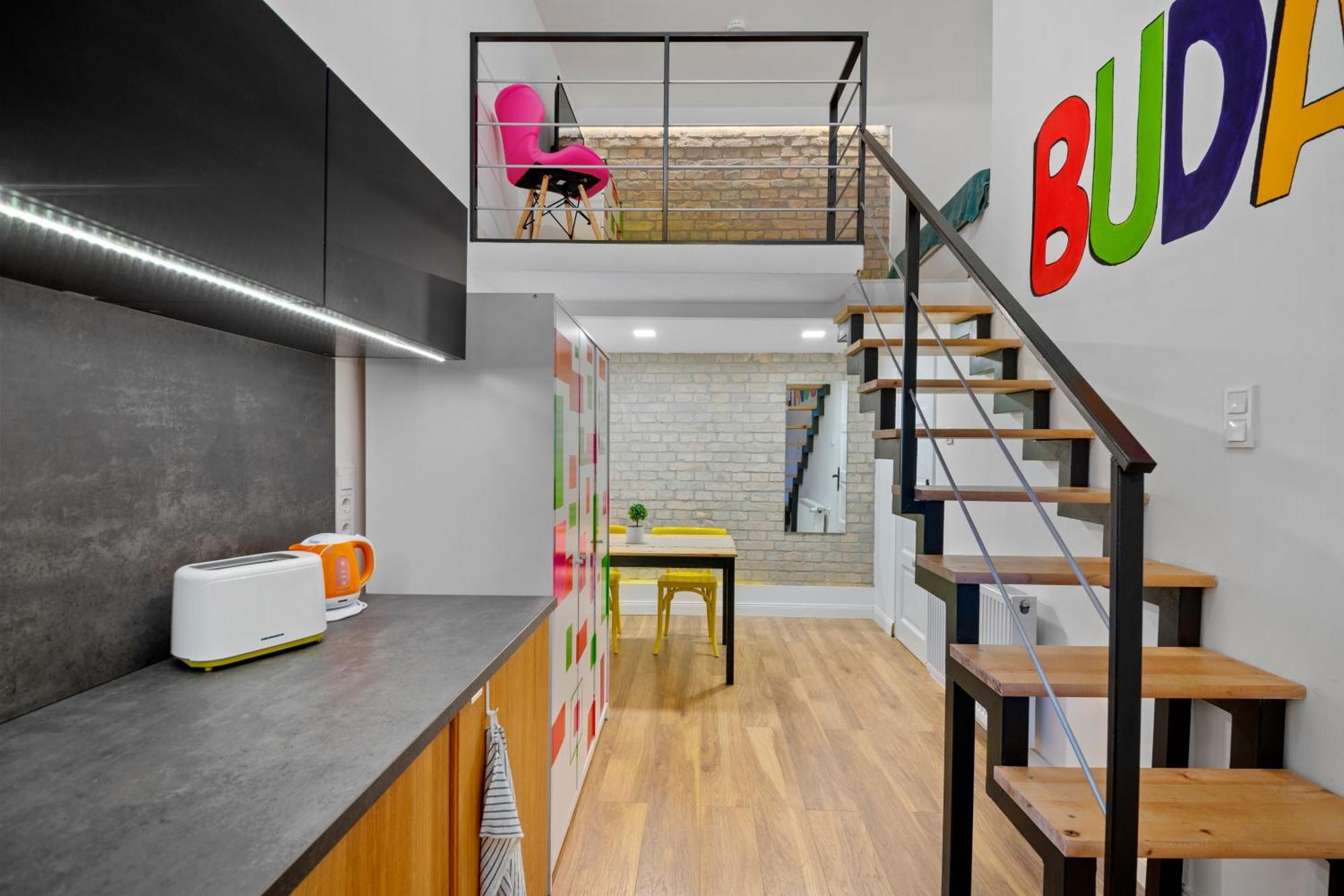 Colourful Apartments In The Party District Budapest Exterior photo